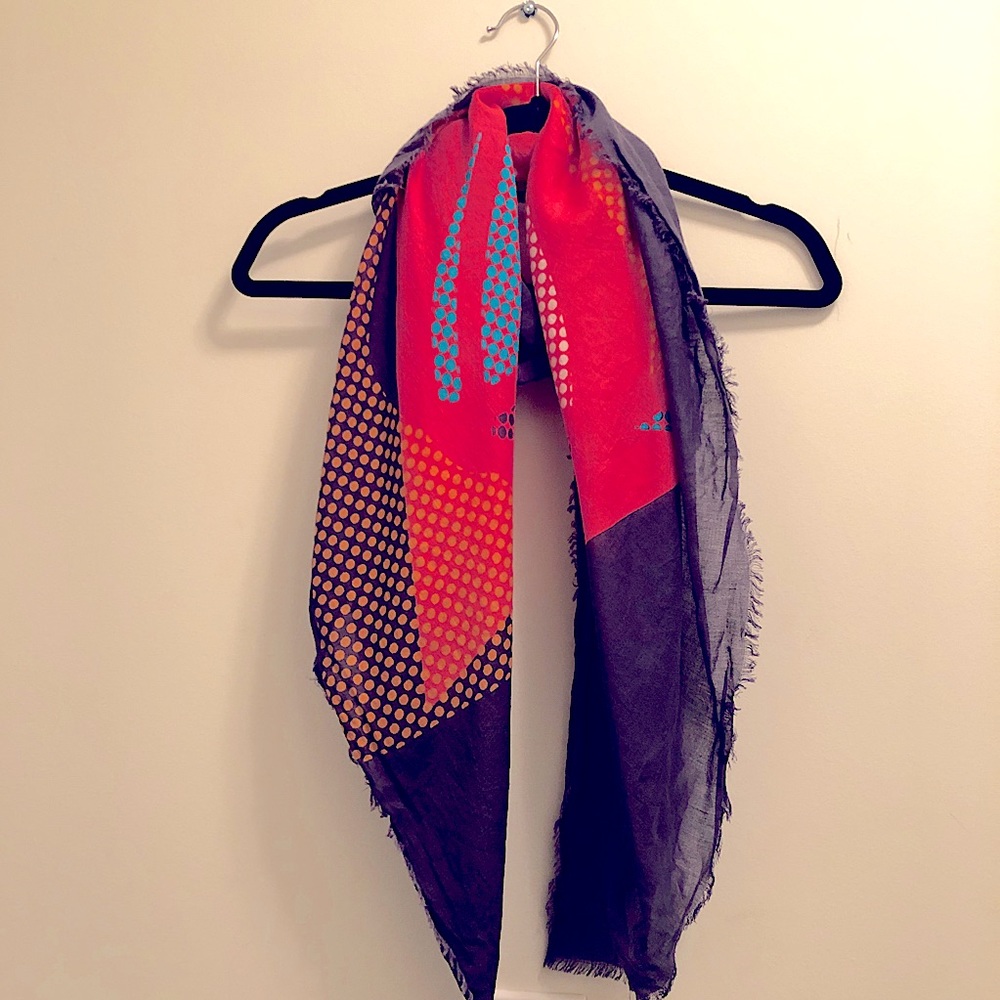 Cotton scarf w/ floral geometrics